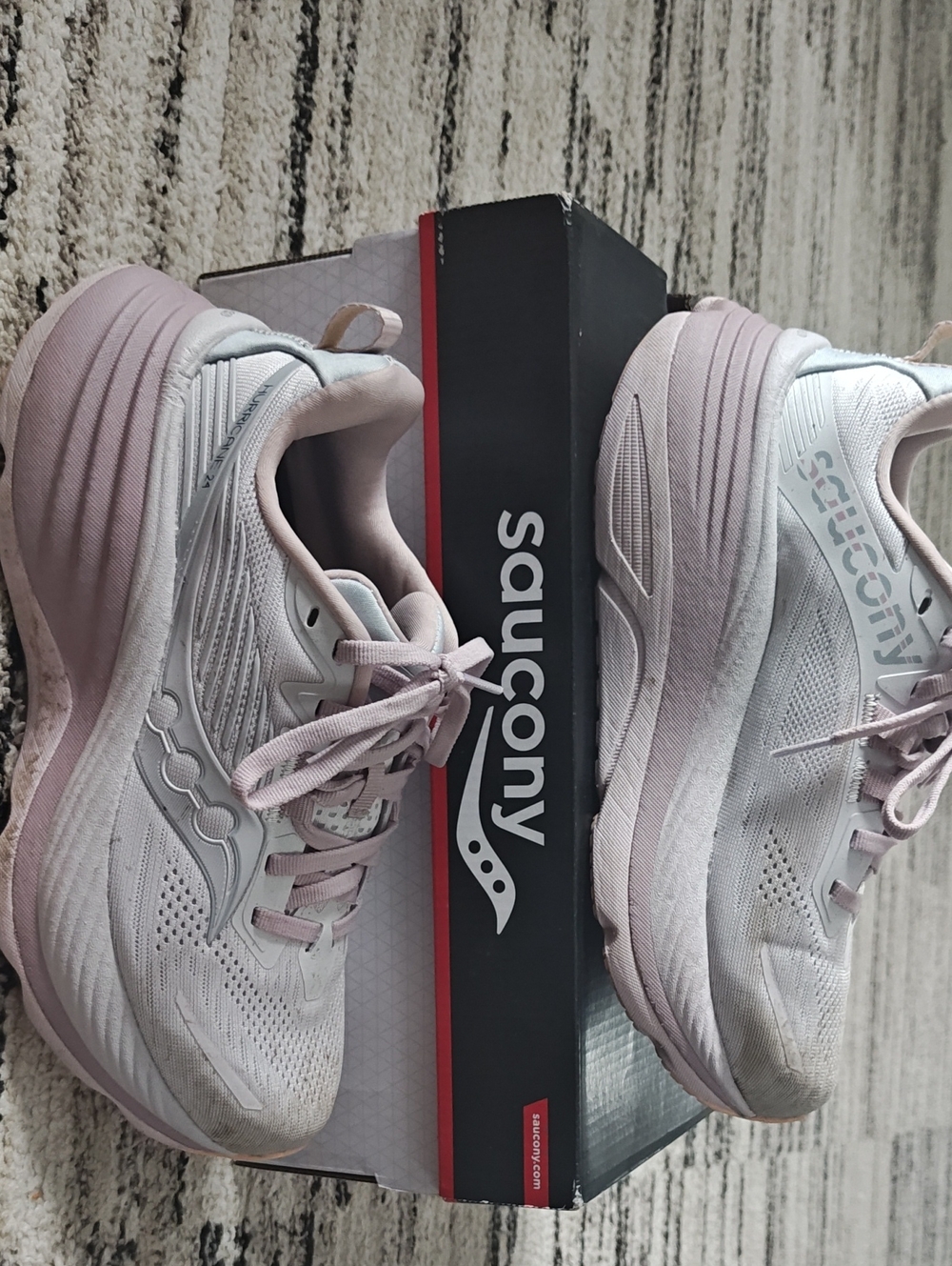 Saucony Women's Pale Pink Cushioned Running Shoes ONLY WORN ONCE!